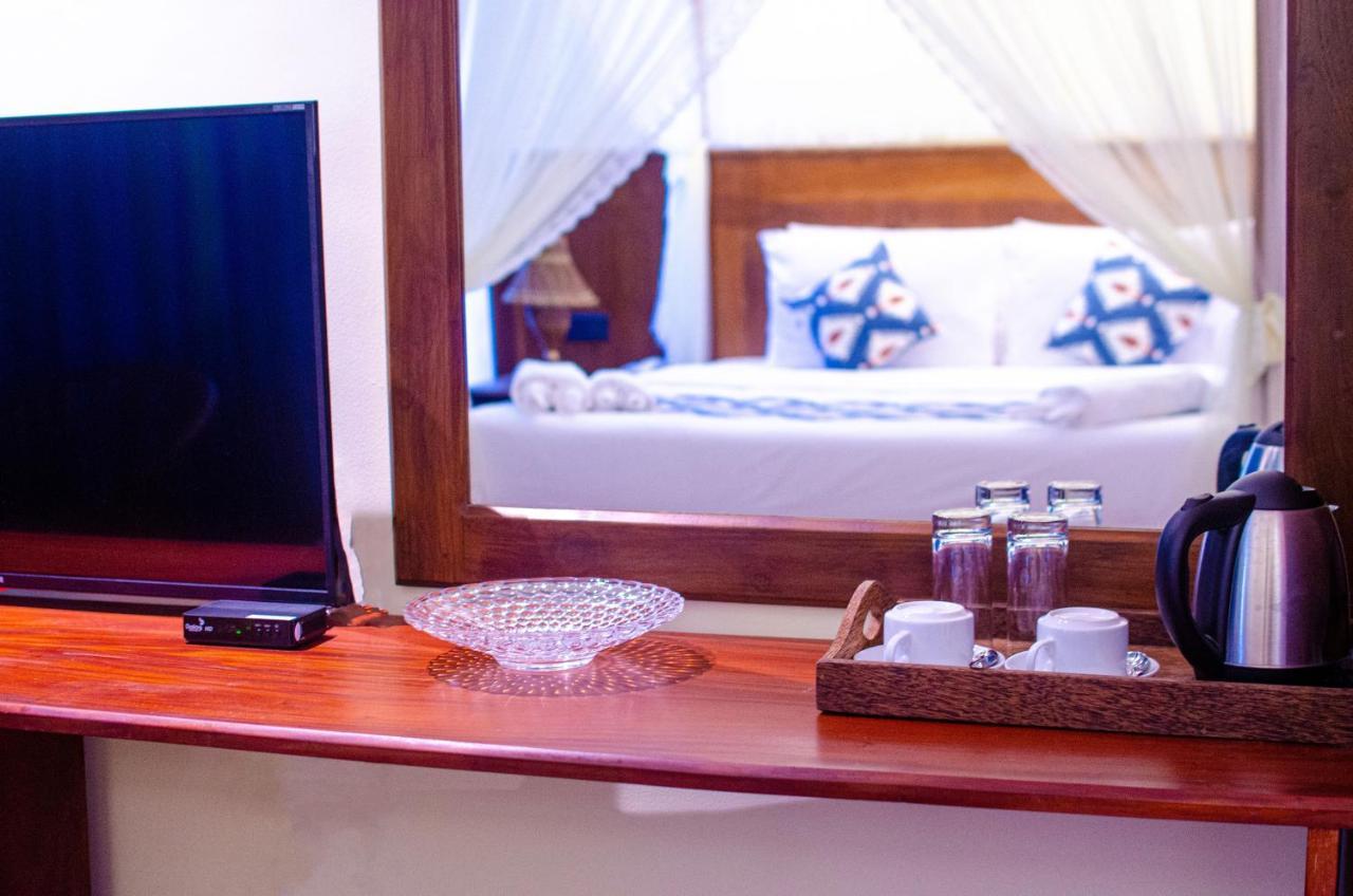 Calypso Sunset Hotel Iranawila Kültér fotó