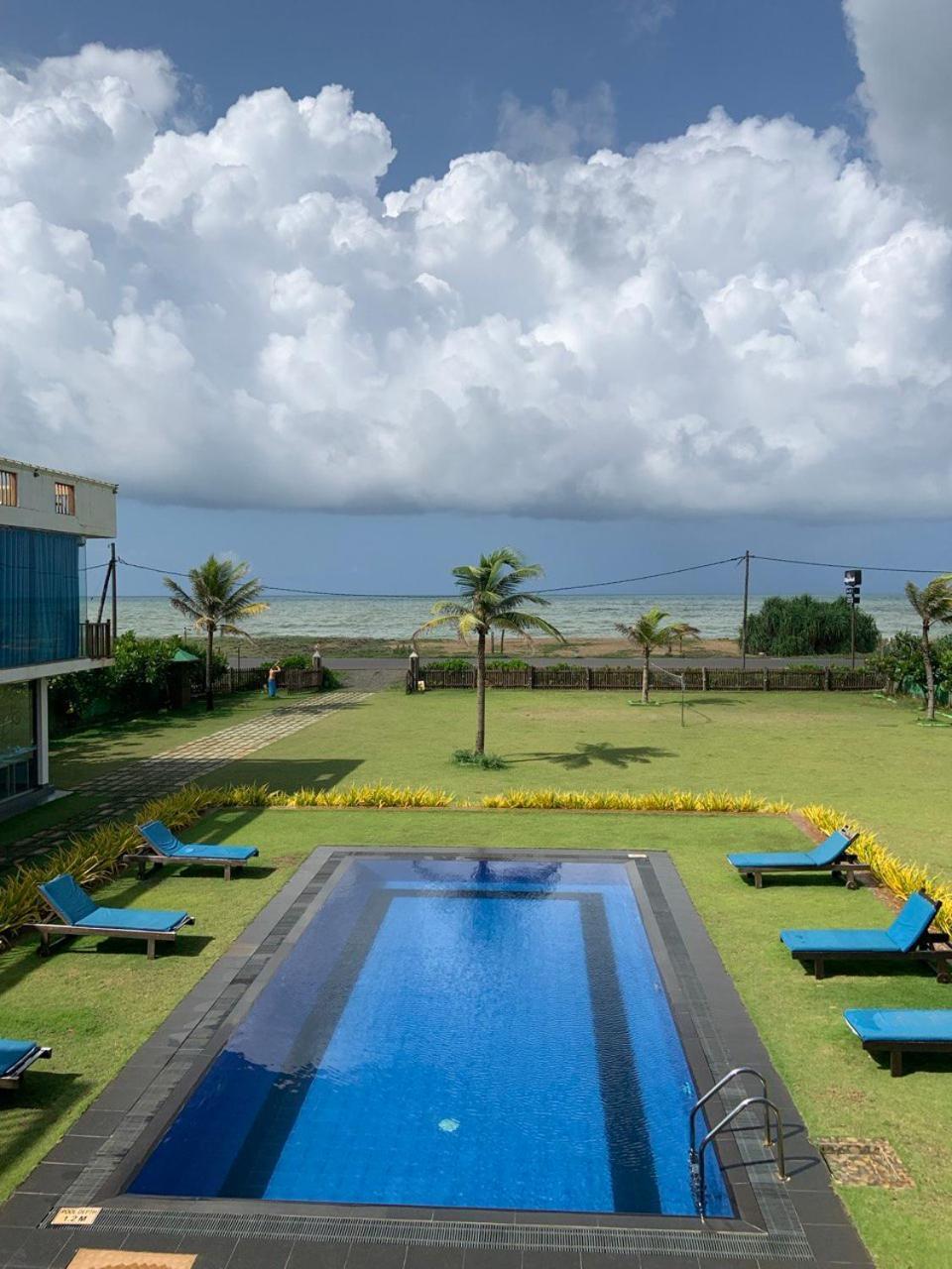 Calypso Sunset Hotel Iranawila Kültér fotó